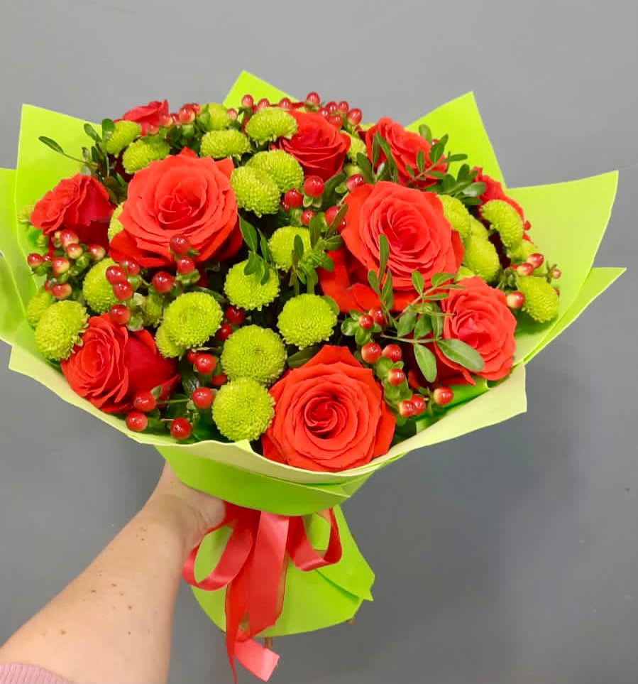 Букет цветов из: Хризантемы и Розы в Оренбург