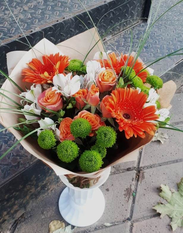 Букет цветов из: Герберы, Хризантемы, Альстромерии и Розы в Оренбург