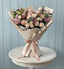 Букет цветов из:  Розы и Лизиантусы в Оренбург