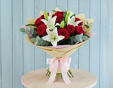 Букет цветов из:  Лилии и Розы в Оренбург