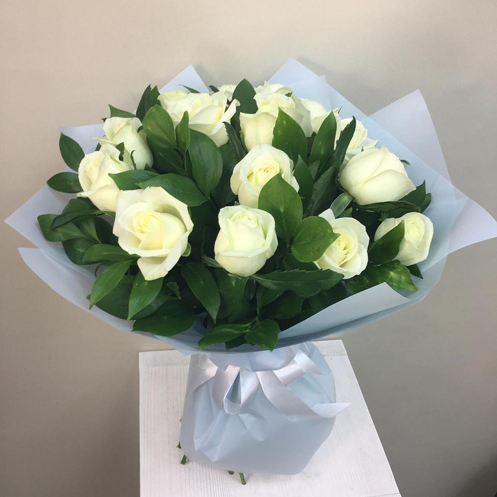 Букет 15 Белых роз Проуд в Оренбург
