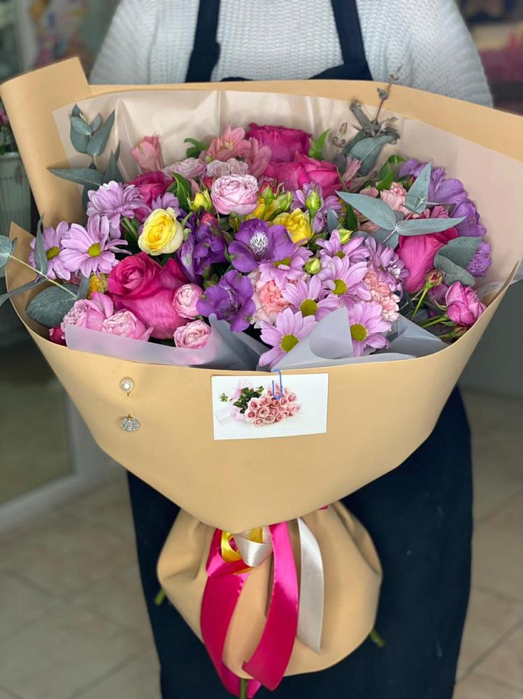 Букет цветов из: Хризантемы, Гвоздики и Альстромерии в Оренбург