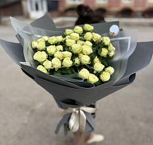 Букет Белые кустовые розы Солинеро в Оренбург
