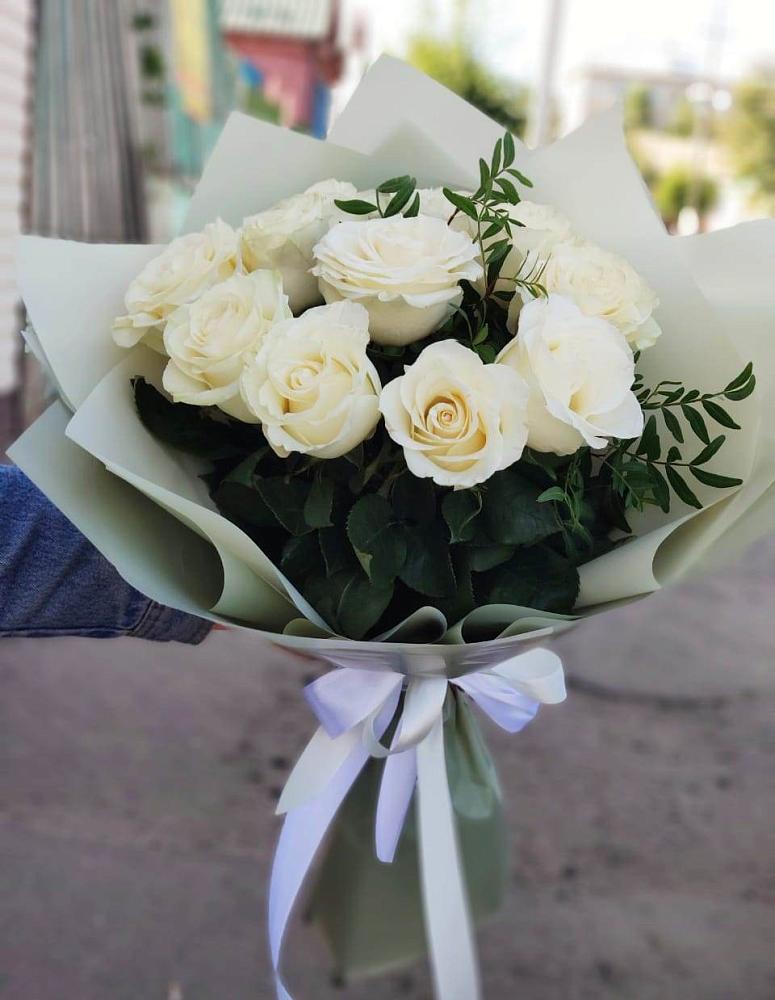 Букет Белые розы Проуд в Оренбург