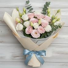 Букет цветов из:  Лизиантусы в Оренбург