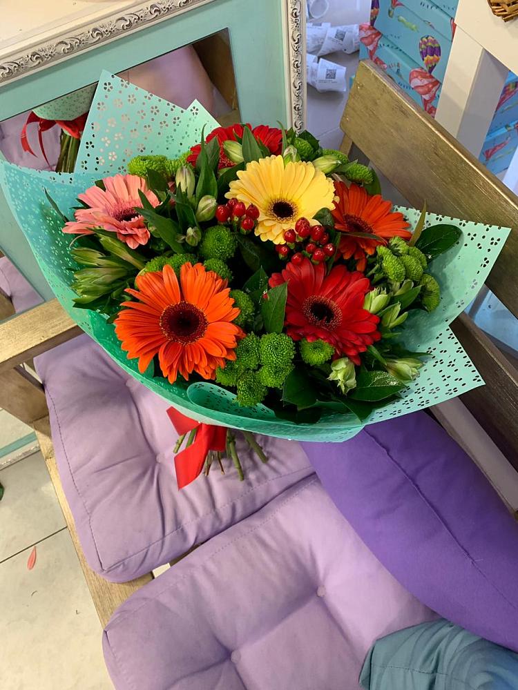 Букет цветов из: Герберы, Хризантемы и Альстромерии в Оренбург