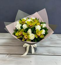 Букет цветов из:  Орхидеи и Розы в Оренбург