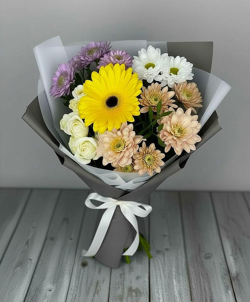 Букет цветов из: Розы, Герберы и Хризантемы в Оренбург