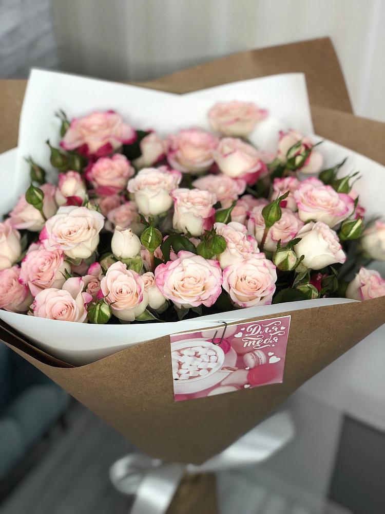 Букет цветов из: Розы в Оренбург