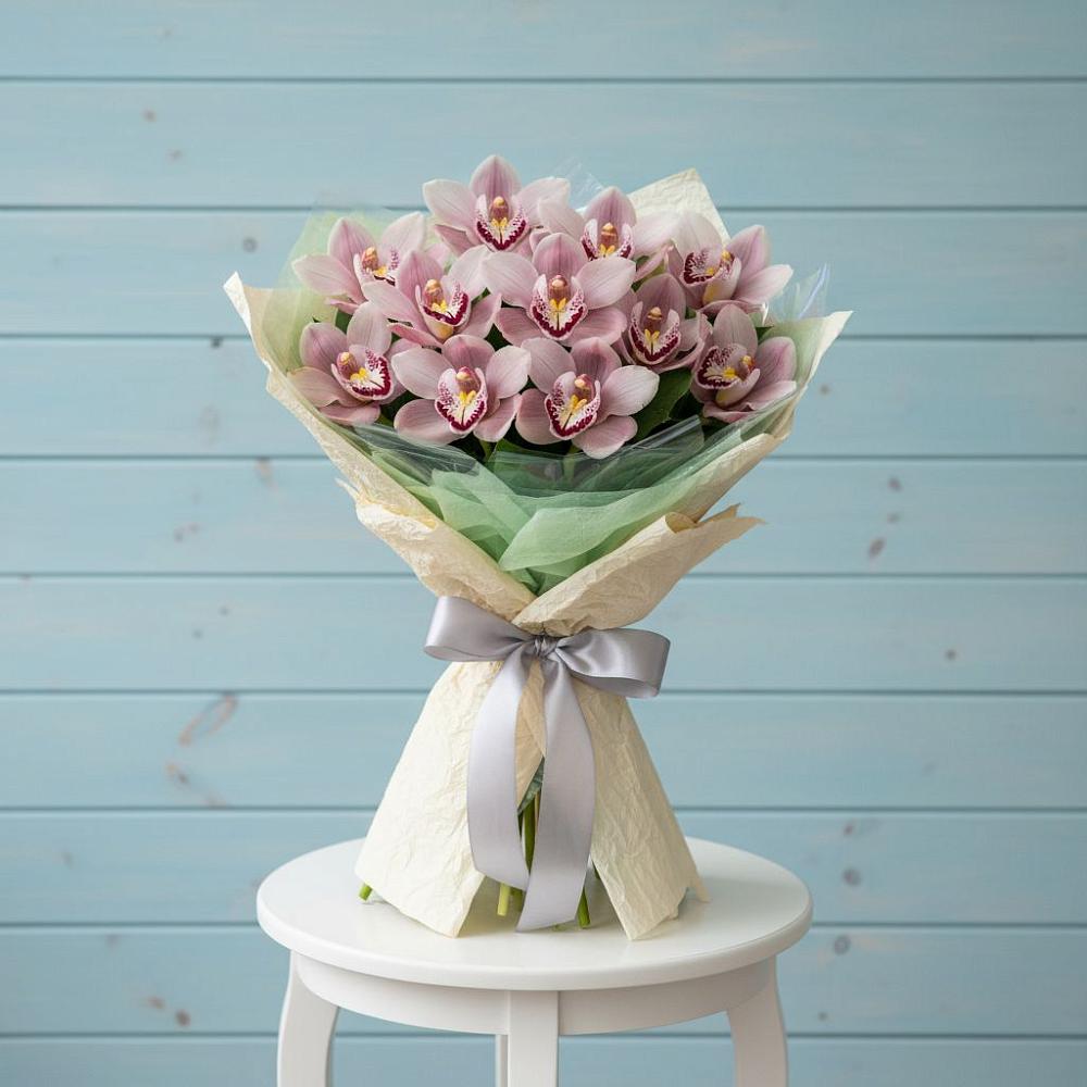 Букет цветов из: Орхидеи и Розы в Оренбург