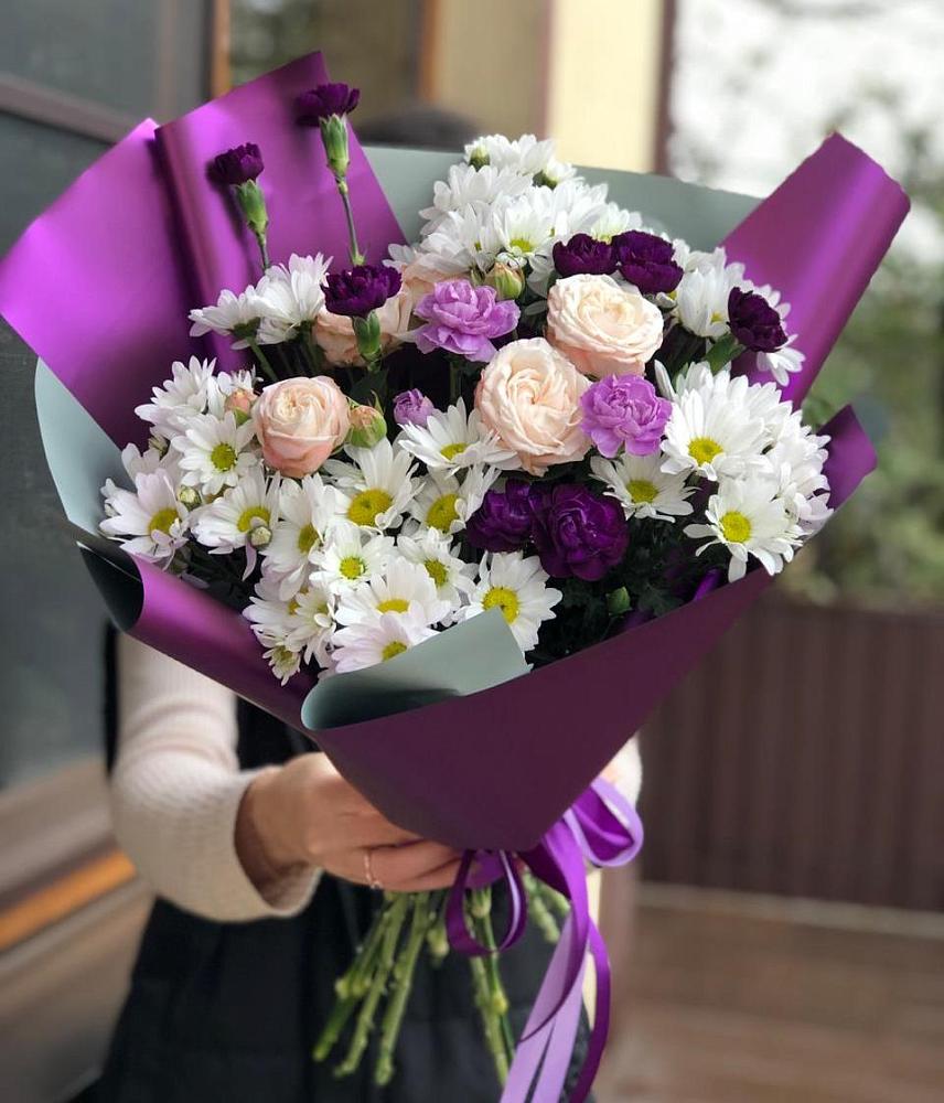 Букет цветов из: Хризантемы, Гвоздики и Розы в Оренбург