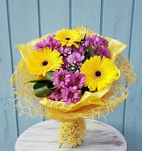 Букет цветов из:  Хризантемы и Герберы в Оренбург