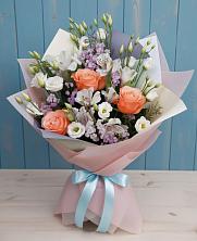 Букет цветов из:  Лизиантусы, Розы, Альстромерии и Гипсофила в Оренбург