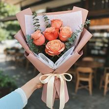 Букет цветов из:  Розы в Оренбург