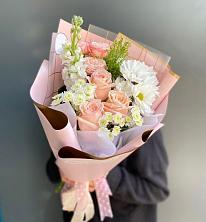 Букет цветов из:  Хризантемы и Розы в Оренбург