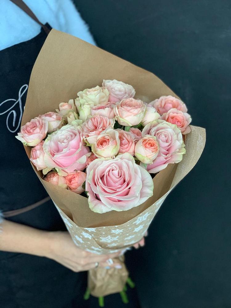 Букет цветов из: Хризантемы и Розы в Оренбург