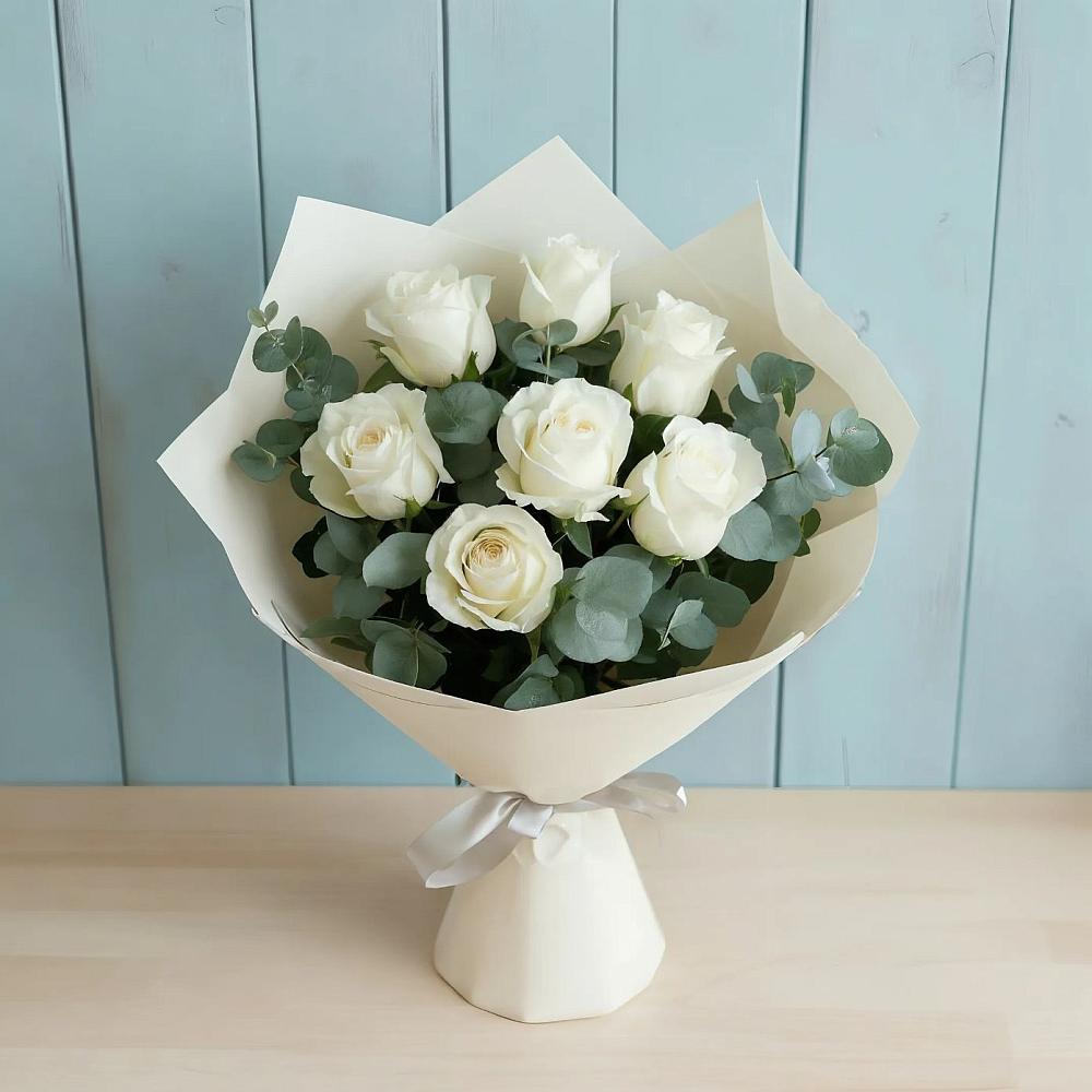 Букет Белые розы в Эвкалипте в Оренбург
