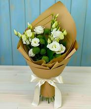 Букет цветов из:  Хризантемы и Лизиантусы в Оренбург