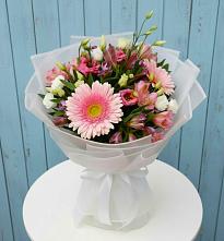 Букет цветов из:  Герберы, Альстромерии и Лизиантусы в Оренбург