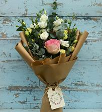 Букет цветов из:  Розы и Лизиантусы в Оренбург