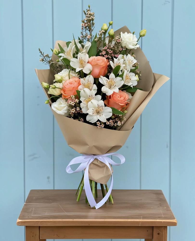 Букет цветов из: Альстромерии, Лизиантусы, Розы и Хризантемы в Оренбург