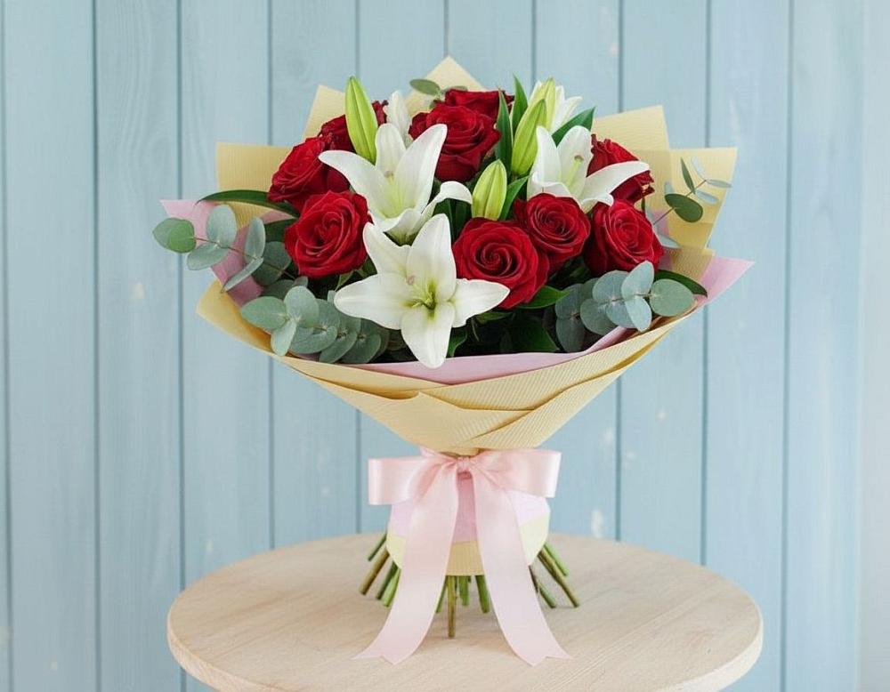 Букет цветов из: Лилии и Розы в Оренбург